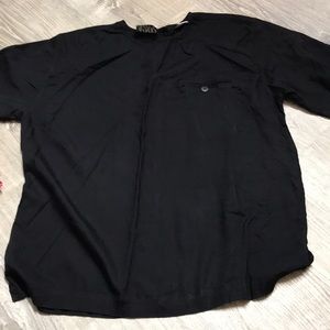 Simple black top w pocket